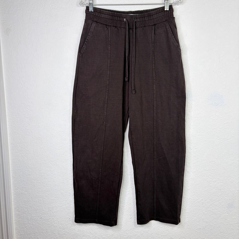 Bershka brown tapered leg sweatpants brown size M, pintuck, pockets, pull on